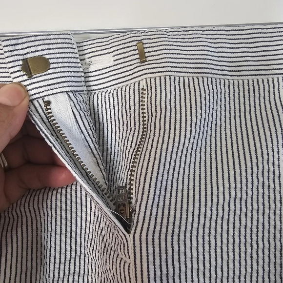 J Crew Factory Women's seersucker Mini Skirt Pinstripe Size 4 - Picture 3 of 7